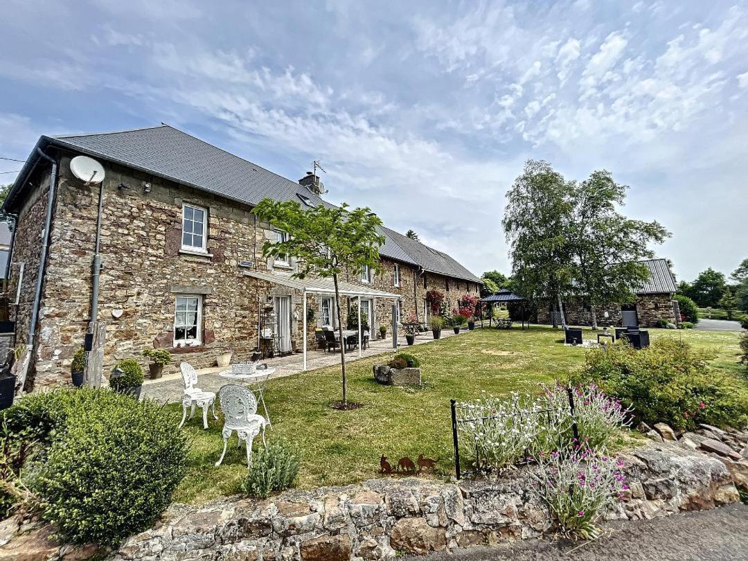 Chambres D'Hotes La Clef Des Champs Montpinchon Exterior photo